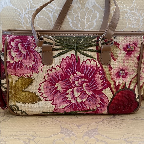 Floral Pink and Tan Bead-accented Women's Bag - Picture 2 of 7